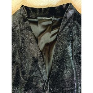 NWT Tahari Shimmer low-cut long-sleeve top